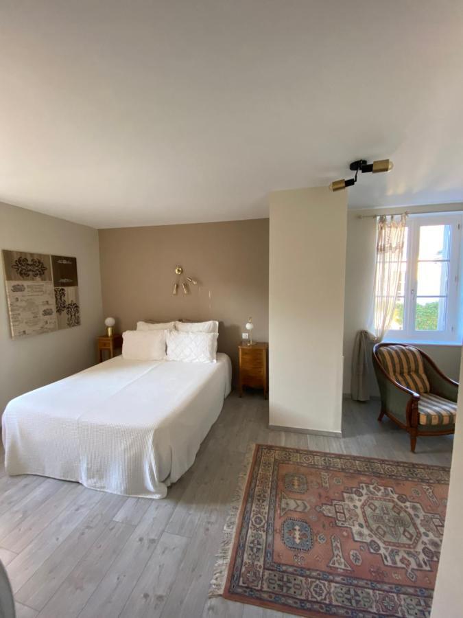 Les Chambres De L'Aigronne Le Petit-Pressigny Bagian luar foto